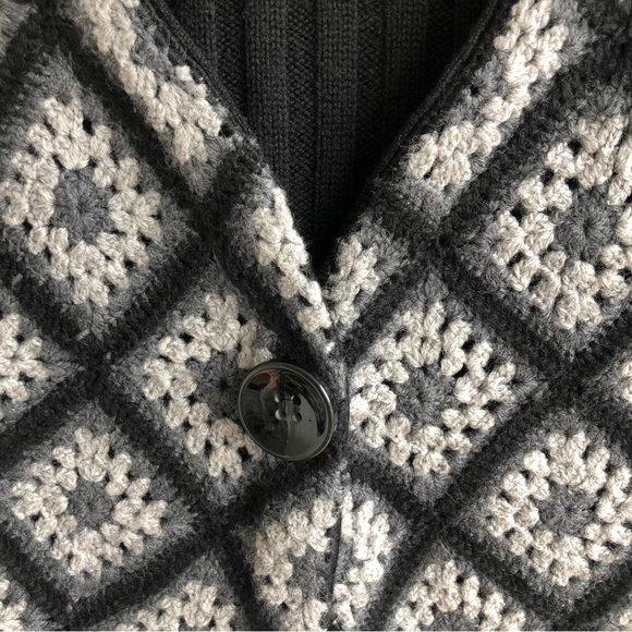 Vintage Talbots merino wool Granny square crochet knit sweater vest Sz L - Picture 7 of 14